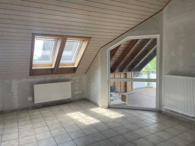 Helle 3,5 Zimmer Maisonettewohnung mit 2 Balkons und Gäste-WC am Rande Neu-Ulm