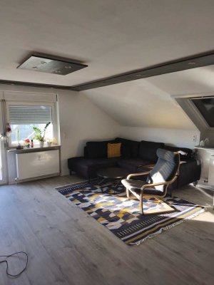 Dachgeschosswohnung mit 3 Zimmern und Balkon in Bad Rappenau