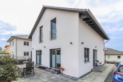 Sofort wohlfühlen: Neuwertiges 5-Zimmer-Einfamilienhaus mit Sonnengarten in Niederjahna
