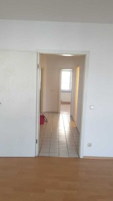 Schöne 2-Zimmer-Wohnung mit Balkon und Einbauküche in Niddatal-Assenheim