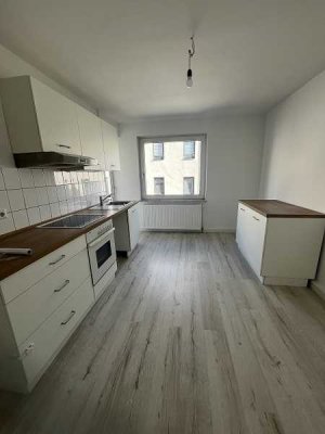 zentrumsnahe 2 Zimmer, Küche, Bad mit zwei Balkonen
