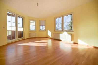 In beliebter Wohnlage! Sonnige 3-Zimmer-Wohnung mit Balkon und Einbauküche...