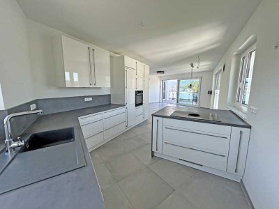 7289 - Penthouse-Charakter! 4-Zimmerwohnung mit EBK und Balkon mit Blick auf die Murg!