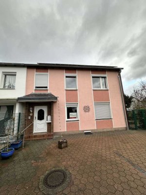 Doppelhaushälfte mit Wintergarten, großem Garten & PV Anlage – Ihr neues Zuhause wartet!