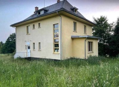 Provisionsfrei – Historische Villa in gepflegtem Zustand auf großem Grundstück