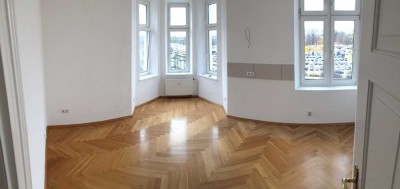3.Zi- Luxus Altbau im Zentrum von LA inkl. 2 Garagen, Burgblick, Stuck und Fischgrätparkett