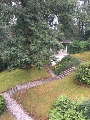 Attraktive 2-Zimmer-Wohnung mit zwei Balkonen, Einbauküche uvm. in Essen Bredeney