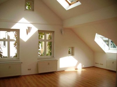 Helle 126 m² Loft-Maisonette im grünen Waidmannslust - Office mit Wohnpotential