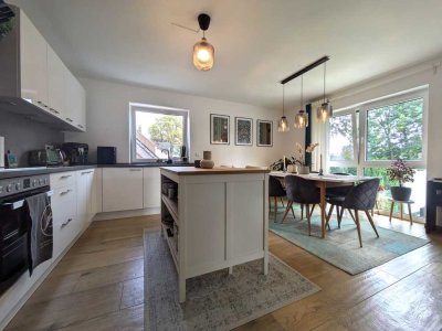 Ca. 102m² schöne, helle und energieeffiziente 3-Zimmer-Wohnung im 2. OG mit Balkon und Aufzug