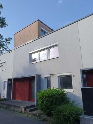 Idyllisches Familienglück: Reihenmittelhaus mit Garten & Dachterrasse, von Privat
