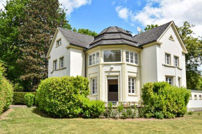 Große Familienvilla 
in bester Lage von 
Bad Homburg - Hardtwald