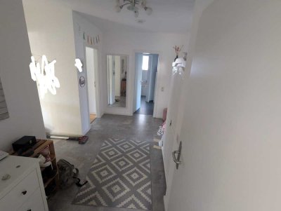 Schöne, helle  4-Zimmer-Wohnung mit EBK in Darmstadt
