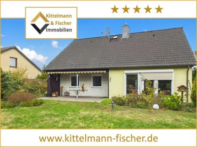 Traumhafte Feldrandlage - großes Einfamilienhaus mit Vollkeller, Garage, Sauna und Kamin in Danndorf