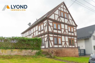 Historisches Mehrfamilienhaus mit Potenzial in ruhiger Lage von Bischhagen!