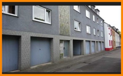 Gepflegte Kapitalanlage mit 6 Wohnungen und 8 Garagen in Köln Longerich.