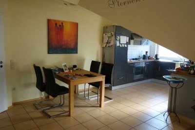 Schöne helle 4 Zi Dachgeschoßwohnung 92 m2 mit Klimaanlage in ruhiger Lage von Großostheim