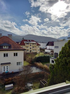 Attraktive 2,5-Zimmer-DG-Wohnung mit Einbauküche in Innsbruck