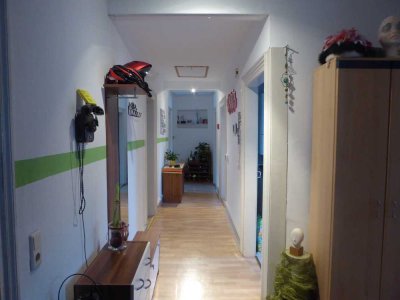 Gepflegte Dachgeschosswohnung mit vier Zimmern in Neustadt an der Weinstraße