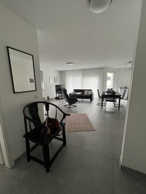 Super schöne Wohnung mit Einbauküche und eingebautem Kleiderschrank