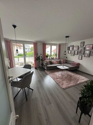 Lichtdurchflutete 3,5 Zimmer Wohnung