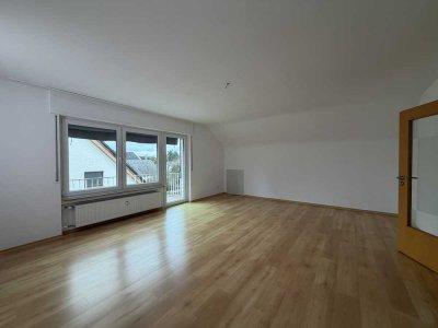 Helle 3-Zimmer-Wohnung mit Balkon, moderner Einbauküche & 2 Stellplätzen in Trier-Tarforst