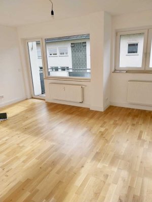 Wunderschöne, helle, ruhige 3ZKBB Wohnung in Walluf