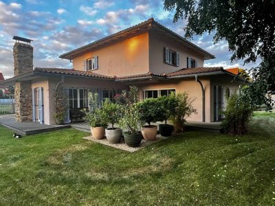 Mediterrane Villa mit Doppelgarage,Cottage