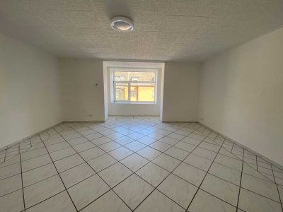 Großzügige 3 Zimmer Wohnung mit Balkon in D-Eller!