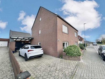 Zweifamilienhaus auf einem großen Grundstück in gefragter Wohnlage