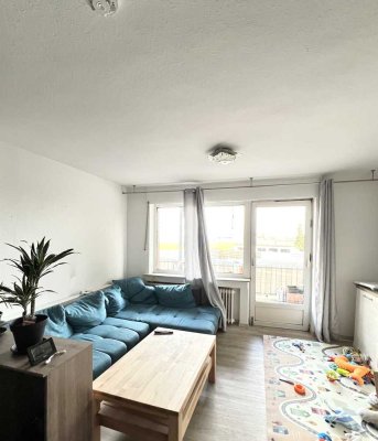 Charmante 4-Zimmer-Wohnung mit Einbauküche und Balkon in Übach-Palenberg
