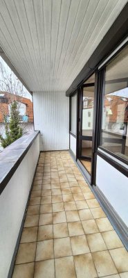 TOP LAGE Gröbenzell, 2 Fußmin S-Bahn, ger. 2 ZKB + Wohnk, gr. Balkon