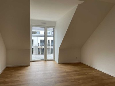3- Zimmer- Dachgeschosswohnung in Schlebusch-
Ihr neues Zuhause mit Weitblick