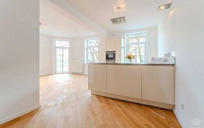Lichtdurchflutete 4 Zimmer Altbauwohnung mit Lift