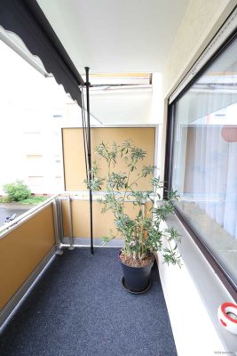 Etagenwohnung mit Wohnküche, modernem Wannenbad und Sonnenbalkon