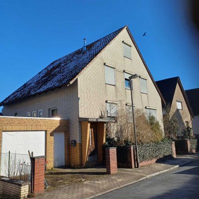 Preiswertes 6-Raum- 2 Familienhaus in Langenhagen