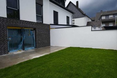 Provisionsfrei* Neubau Mittelhaus mit PV 10,4 KW integrierter Garage Energiebedarf 22,4 kWh/m2/a