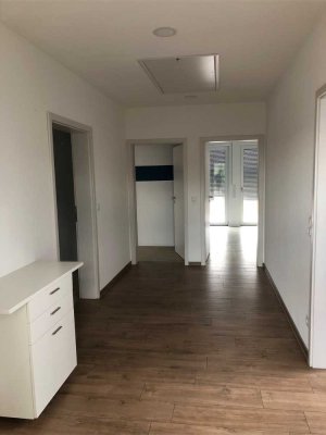 Gut geschnittene 3-Zimmer-DG-Wohnung mit großem Balkon und EBK in Maichingen