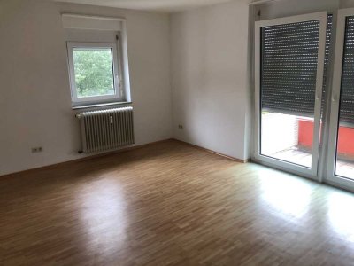 Gepflegte 3-Zimmer-Wohnung mit Balkon und EBK in Ludwigshafen