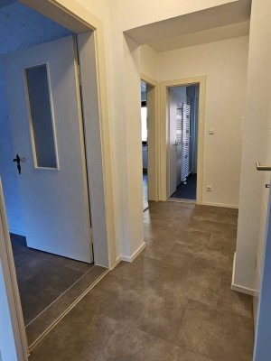 Erstbezug nach Renovierung – stilvolle Wohnung mit neuem Bad & Böden