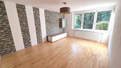 Helle 3-Zimmerwohnung mit Einbauküche in Ruhelage mit Grünblick nähe Landwiedstraße mit Parkplatz