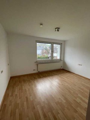 Schöne 4-Zimmer-Wohnung frisch renoviert mit Balkon in Hilchenbach-ruhige/r Mieter/Mieterin gesucht