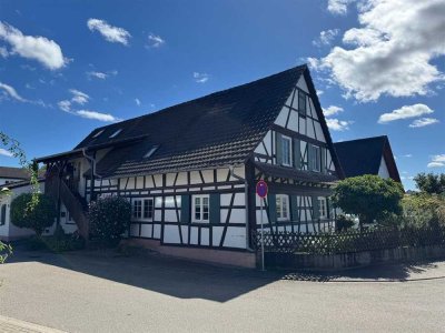 Charmantes Fachwerkhaus mit 3 WE und traumhafter Gartenanlage