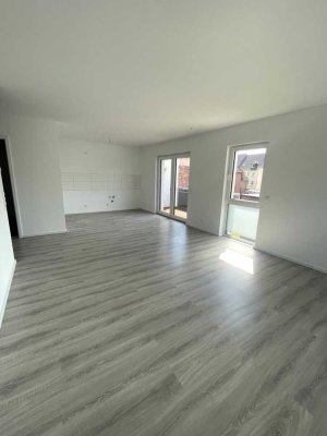 Moderne Ausstattung, großer Balkon & eigener Stellplatz! 2 Zimmer in Fallersleben