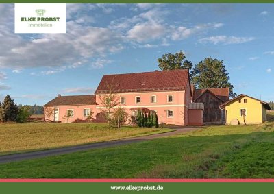 Vier-Seit-Hof in Alleinlage - mit Charme und Stil