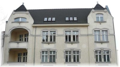 Gemütliche Dachgeschoss-Wohnung mit Balkon Nähe Bahnhof zu vermieten!