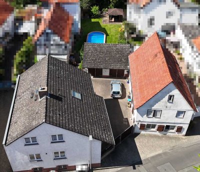Zwei Häuser, ein Grundstück - viel Platz, Potential und Geschichte auf 717 m²