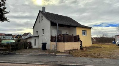 Weilimdorf - frei stehendes 1-2-Familienhaus mit großem Garten und Stellplätzen