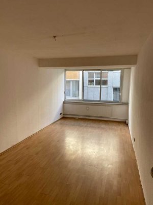 Großzügige 4-Zimmer-Wohnung im 2. Obergeschoss mit Aufzug – Zentrale Lage in Aachen