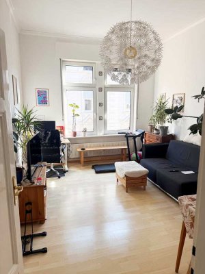 Im sanierten Altbau: schöne 2 ZKB mit EBK und Gartennutzung