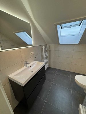 Renovierte 3-Zimmer-DG-Wohnung mit Balkon